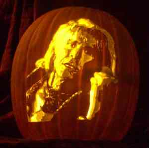 Illustration for article titled Incredible but Real: Science Fiction and Fantasy Pumpkin Carvings!